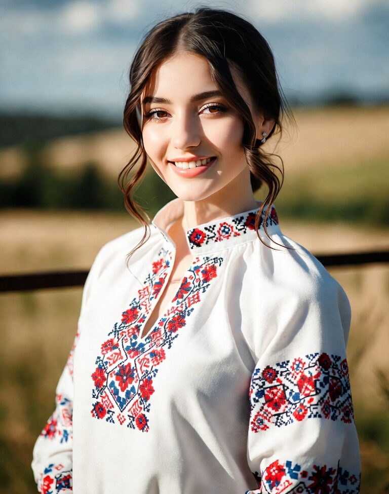 Альона українською.