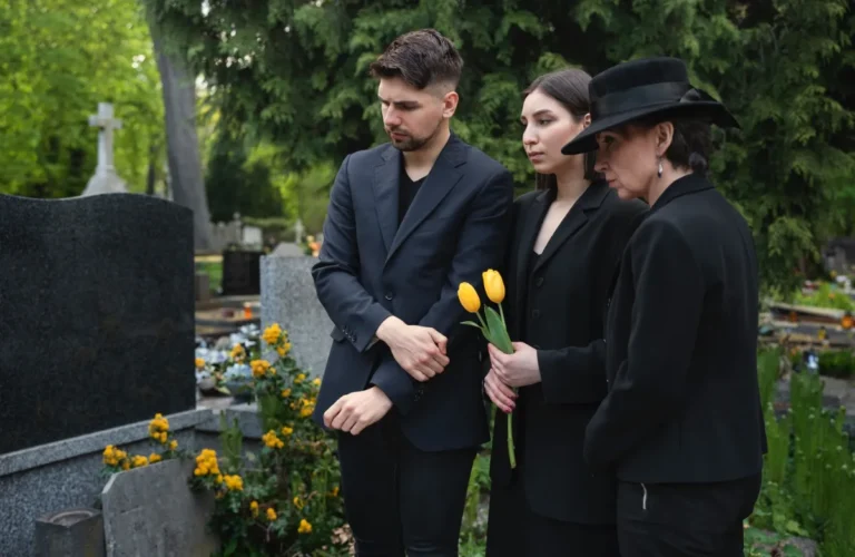 чому не можна дивитися на похорон через вікно