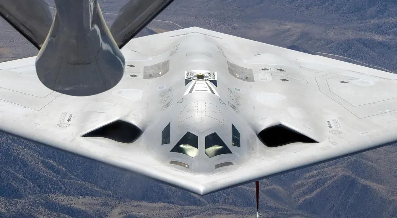 b-21-raider-stels-bombarduvalnyk-shcho-zminiuie-balans-syl-u-povitri-3ac5