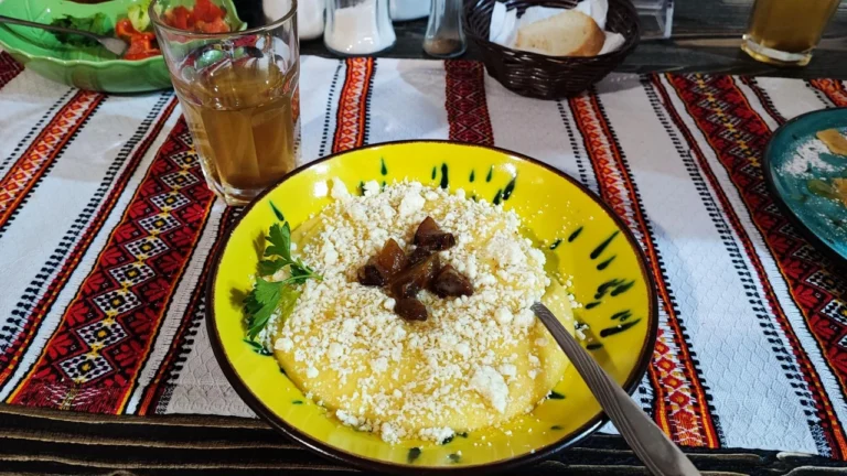 banush-tse-hutsulska-kasha-shcho-vtiliuie-smak-karpat-05c1