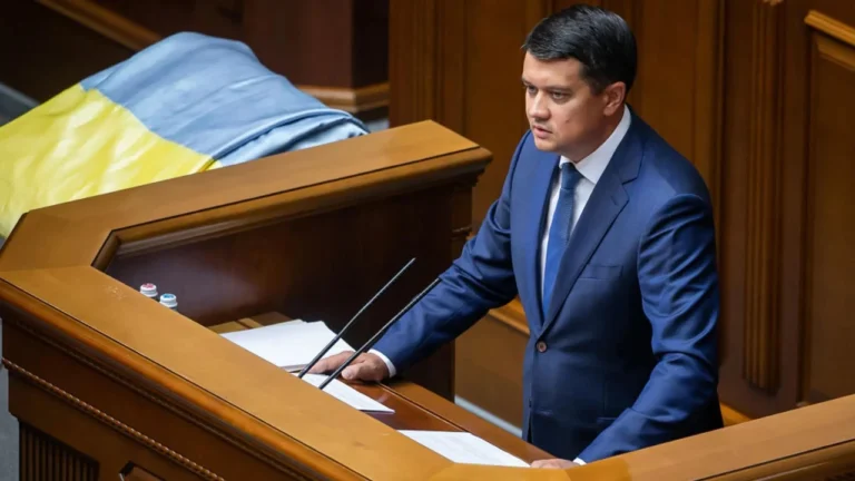 dmytro-razumkov-vid-polittekhnoloha-do-lidera-rozumnoi-polityky-e301