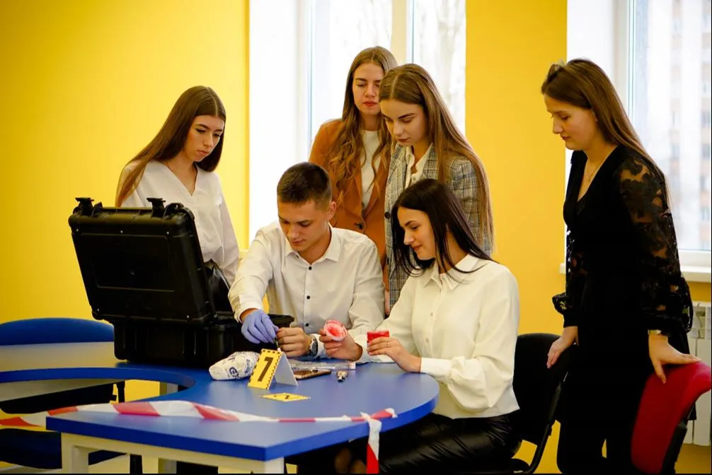 fakultet-pravookhoronna-diialnist-povnyi-hid-dlia-abituriientiv-ta-studentiv-4ebd