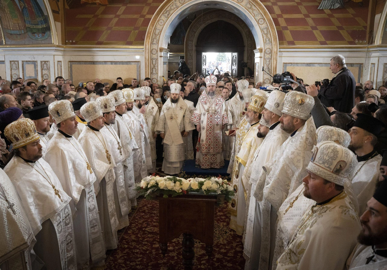 iake-sviato-10-lystopada-tserkovne-molodizhne-naukove-ta-bukhhalterske-d765