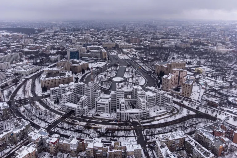 kharkiv-naselennia-dynamika-ta-realii-mista-u-2026-rotsi-a661