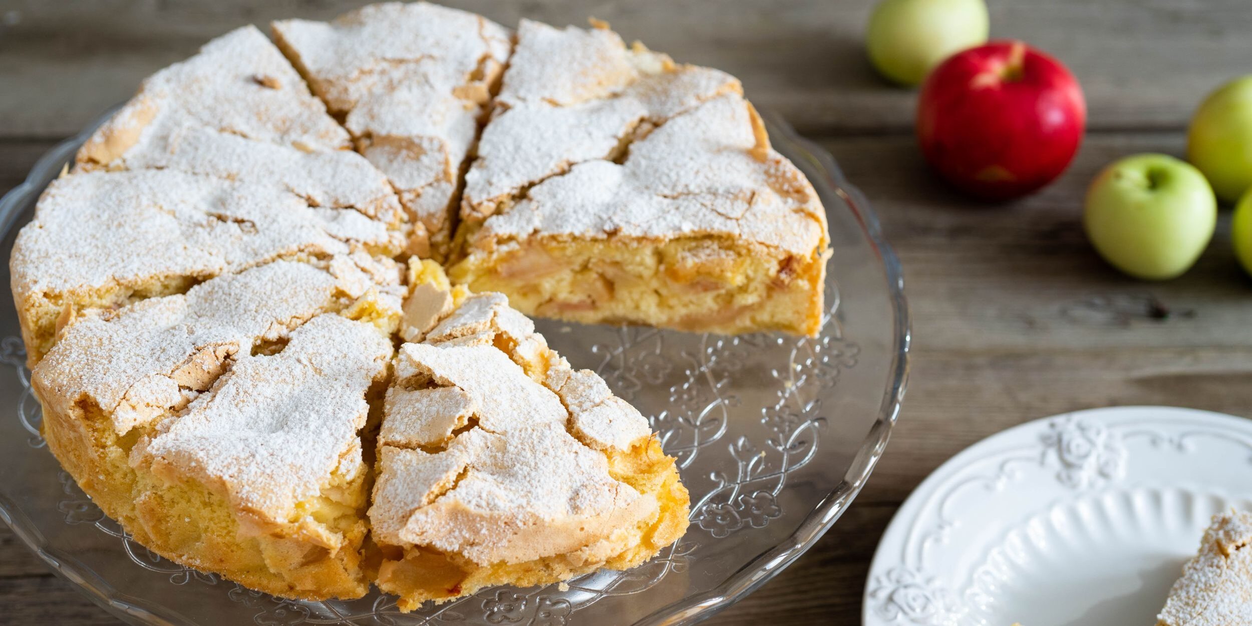 Класична шарлотка з яблуками