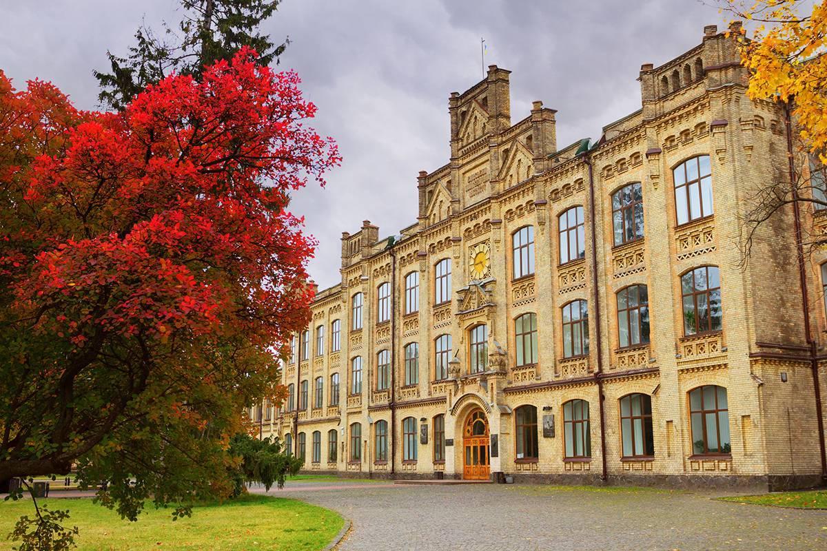 kyivskyi-slavistychnyi-universytet-spadshchyna-pryvatnoho-vyshu-z-fokusom-na-slo-55bd