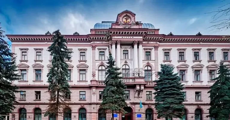 medychnyi-universytet-ivano-frankivsk-shliakh-do-profesii-likaria-f1ba