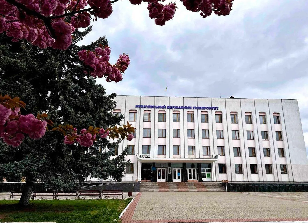 mukachivskyi-derzhavnyi-universytet-oseredok-znan-u-sertsi-zakarpattia-5c1b