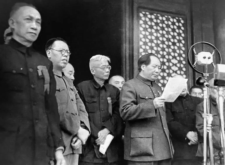 proholoshennia-knr-iak-1-zhovtnia-1949-roku-mao-tszedun-proholosyv-novu-eru-dlia-ca4f