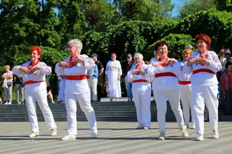 skilky-v-ukraini-pensioneriv-u-2026-rotsi-aktualna-statystyka-ta-hlybokyi-analiz-b309