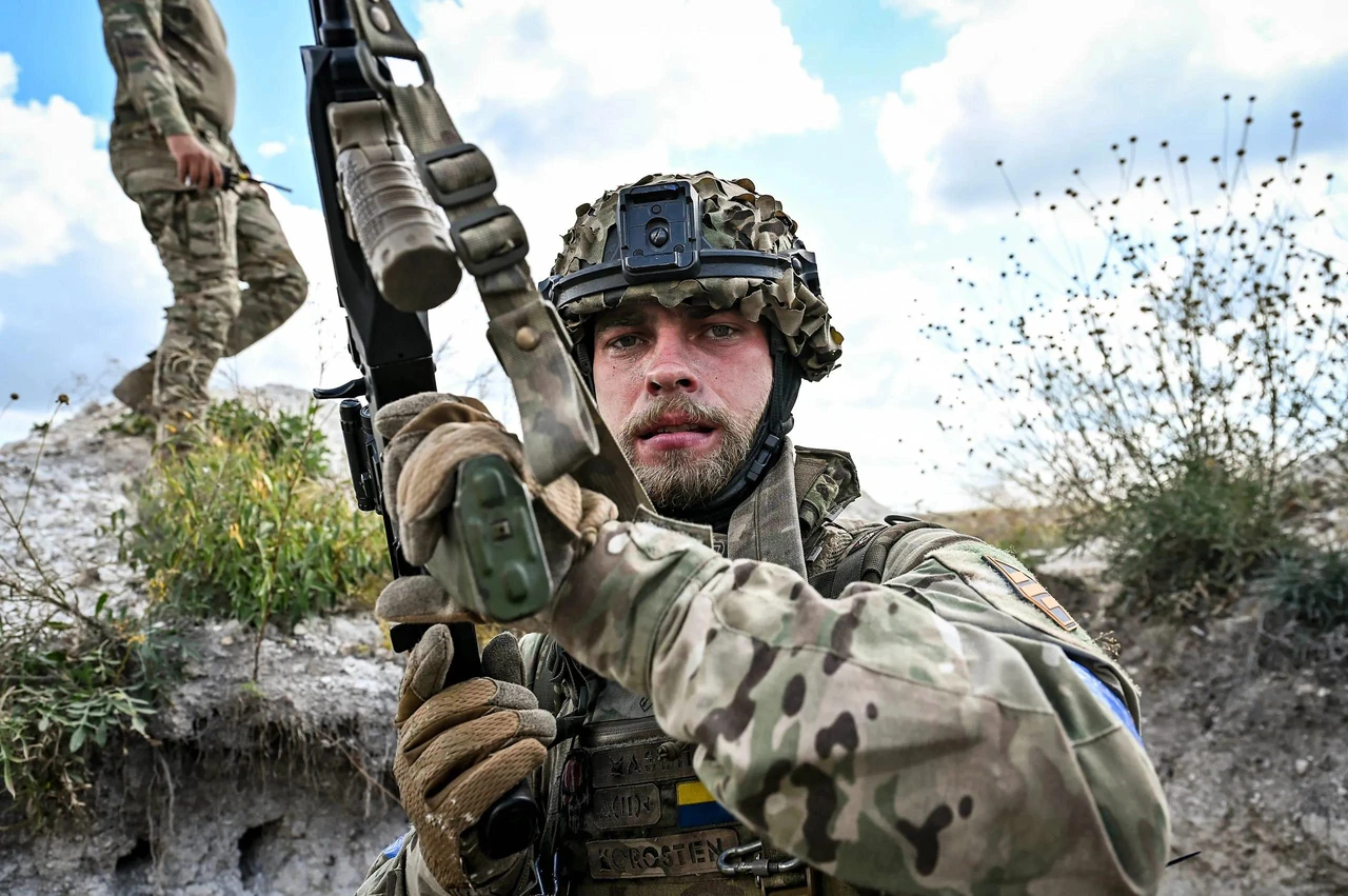 sso-azov-kharkiv-spetspidrozdil-shcho-peretvoryv-volonterskyi-poryv-na-elitnu-sy-bc68