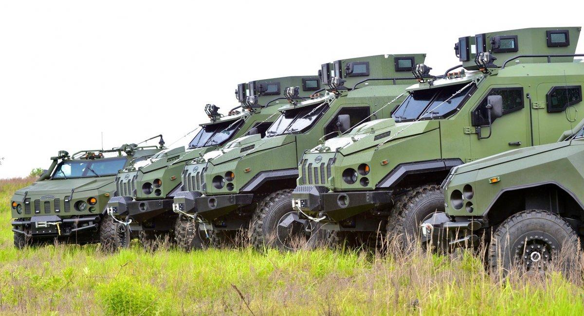 varta-bronemashyna-ukrainskyi-broneavtomobil-shcho-riatuie-zhyttia-na-zaminovano-da2e