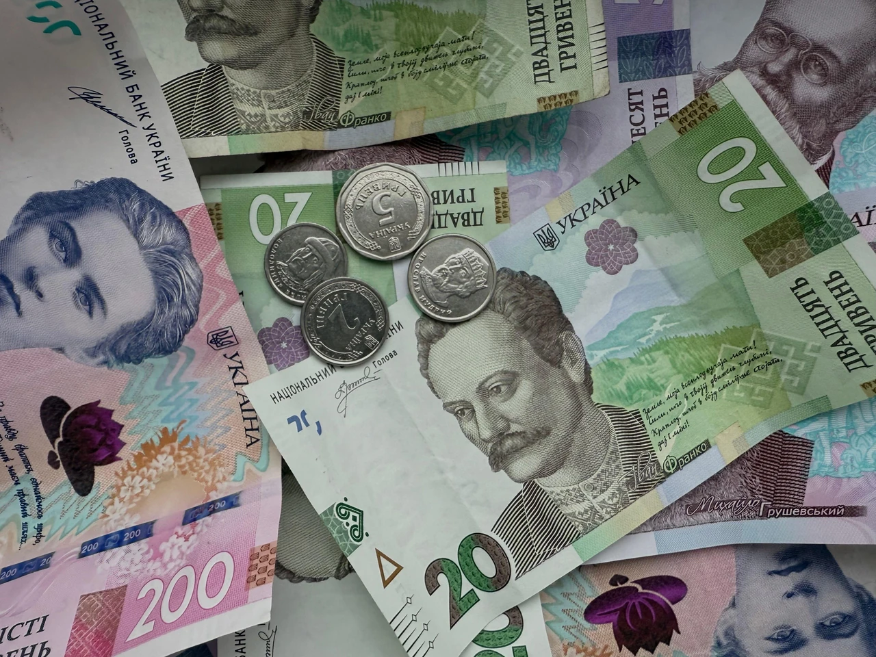 vysoka-zarplata-v-ukraini-realii-rynku-2026-roku-49f6