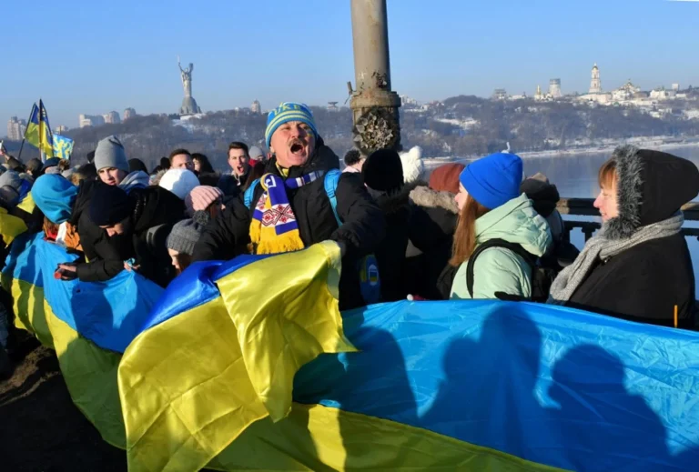 z-dnem-sobornosti-ukrainy-iednist-shcho-peretvoriuie-istoriiu-na-sylu-d451