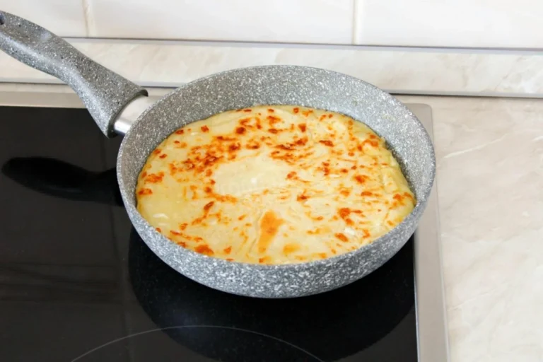 linyvyi-khachapuri-shvydkyi-syrnyi-korzhyk-na-skovorodi-2dee