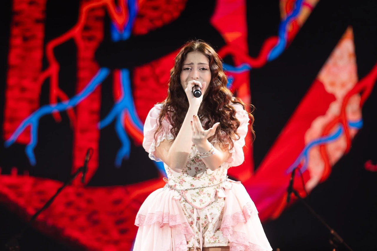 masha-poliakova-shliakh-donky-zirky-do-vlasnoi-muzyky-kokhannia-ta-nezalezhnosti-3efb