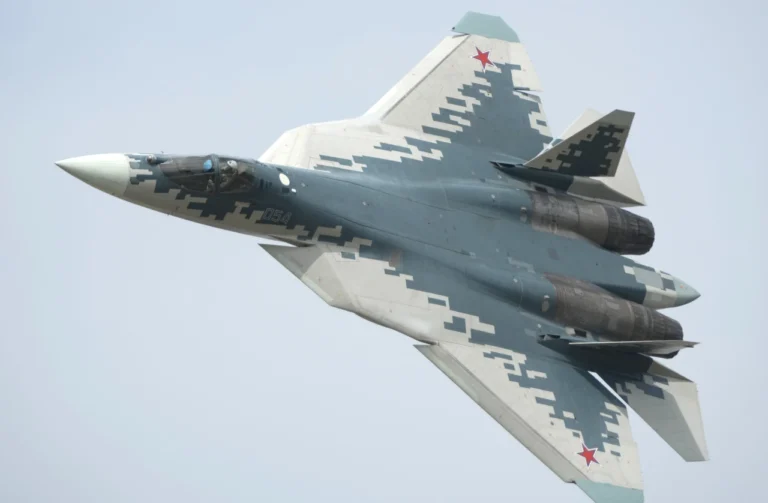 su-57-potuzhnyi-rosiiskyi-vynyshchuvach-piatoho-pokolinnia-z-unikalnymy-mozhlyvo-f534