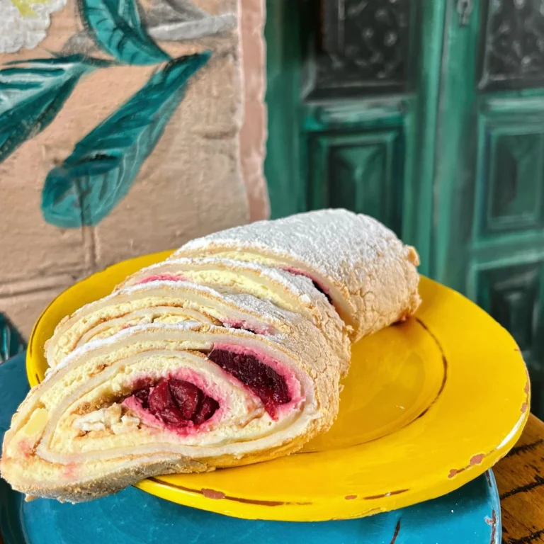 merenhovyi-rulet-povitrianyi-desert-iakyi-pidkoriuie-z-pershoho-shmatochka-fa88