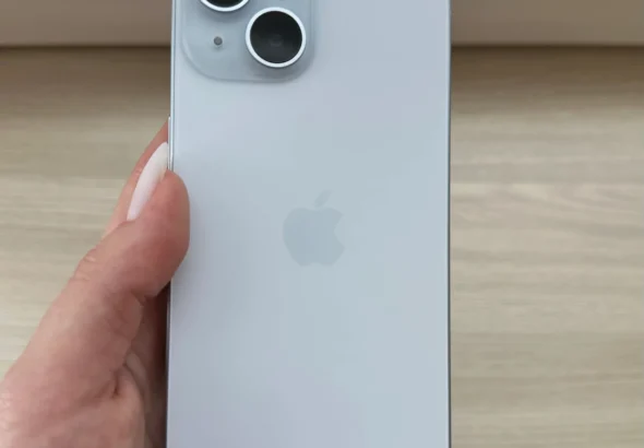 skilky-koshtuie-iphone-15-zhyvyi-tsinnyk-bez-prykras-dc3e