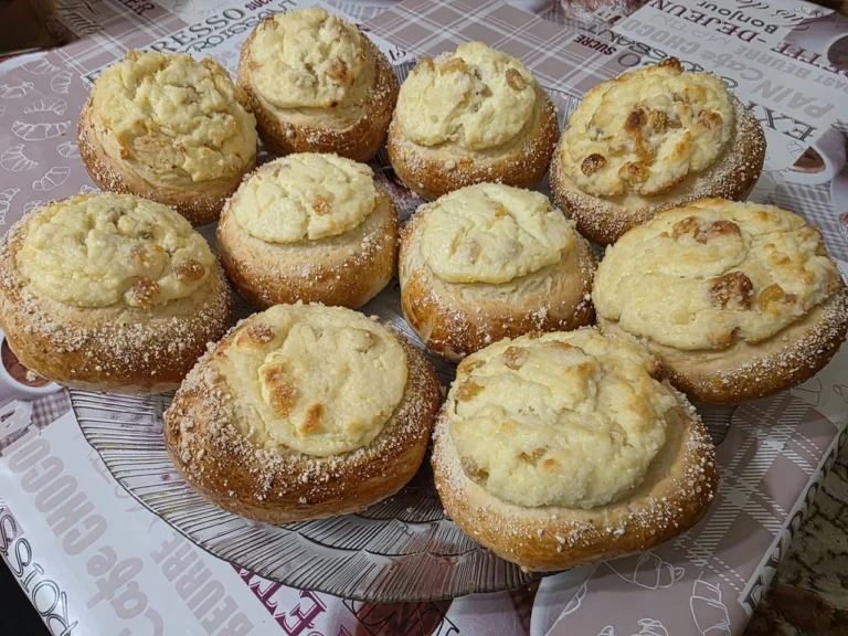 vatrushky-z-syrom-nizhne-dyvo-domashnoi-vypichky-c3fe