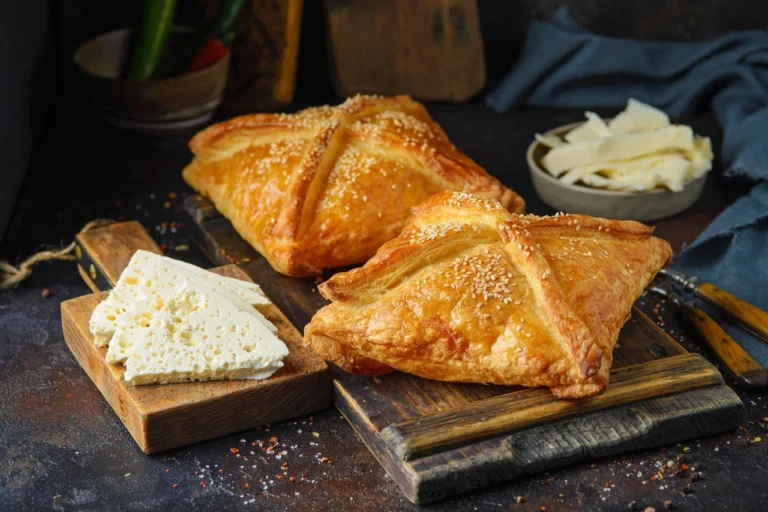 retsept-khachapuri-v-domashnii-dukhovtsi-z-syrom-6766