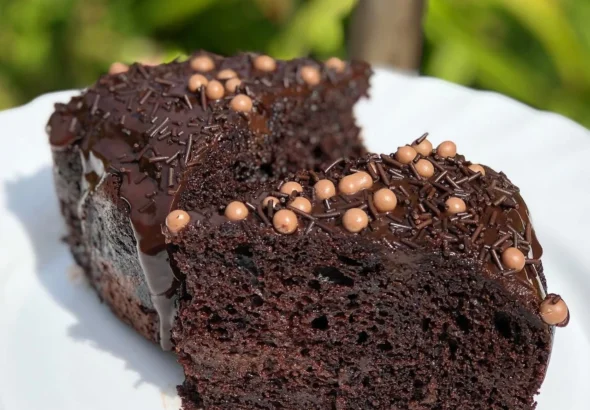 shokoladnyi-tort-volohyi-smak-bez-sukhosti-3c60
